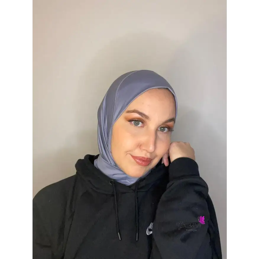 le nouveau Hijab cagoule à bouton pressions, pratique pour le sport, les étudiantes, les nouvelles voilées et les invités surprises grâce à la rapidité pour le mettre et son maintient grâce a ses trois boutons pressions