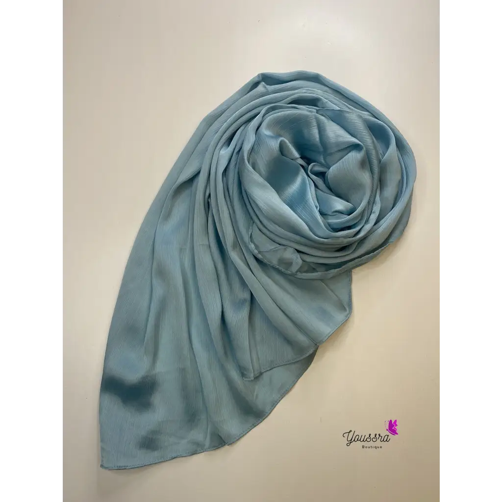 Hijab en Satin Rayé Bleu Azur Clair