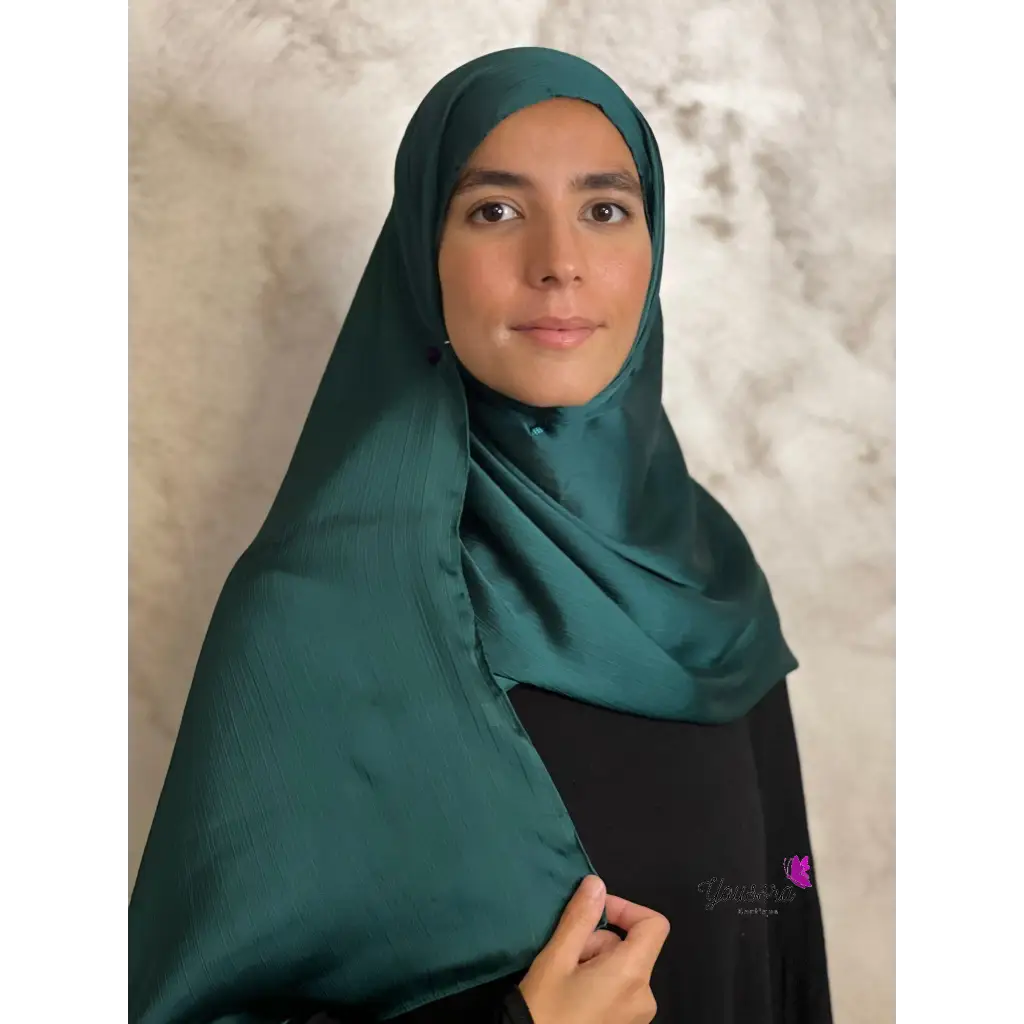 Hijab en Satin Rayé Vert Émeraude